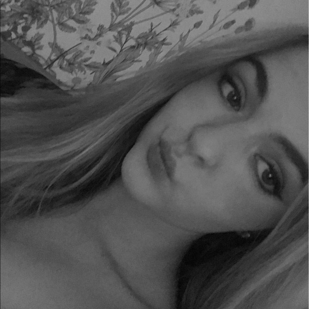 Meet your Posher, Christina